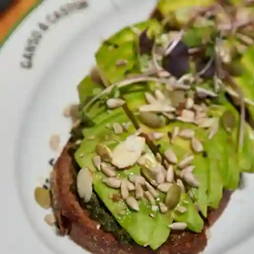 Tartine de Aguacate y Pesto