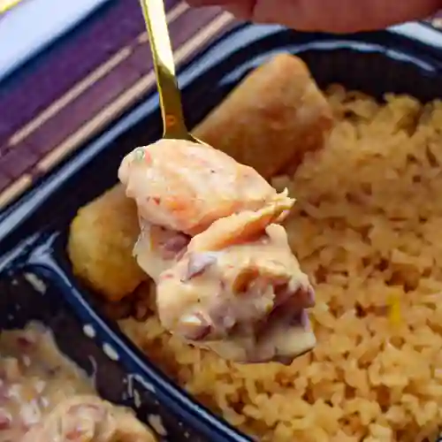 Pechuga en Salsa de Tocineta