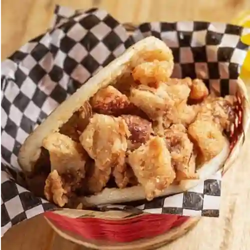 Arepa Rellena de Chicharrón