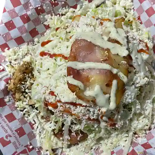 Salchipapa ranchy-lomo
