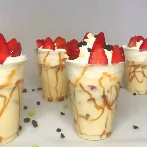 Fresas con Crema Tradicional Mediana