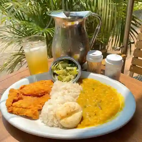 Almuerzo Bandeja