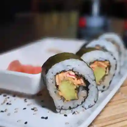 Dragón roll happy hour