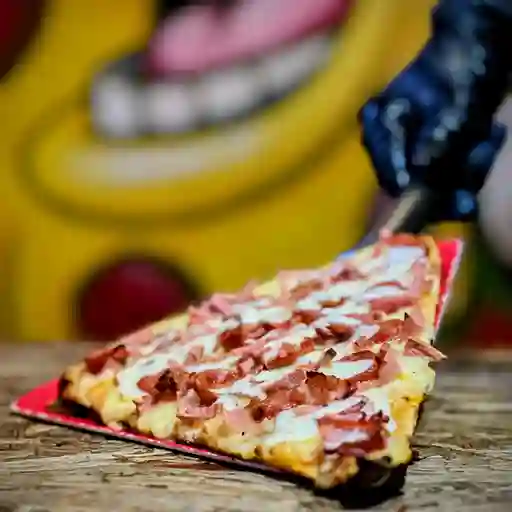 Pizza carnivora mediana