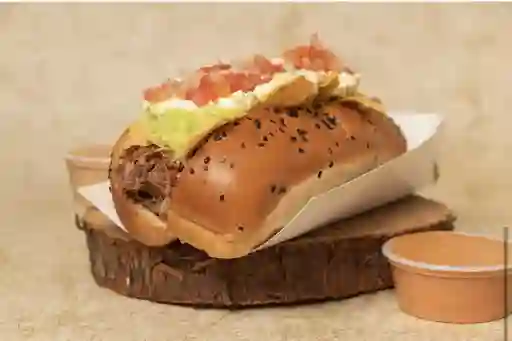 Perro chingón de pulled pork