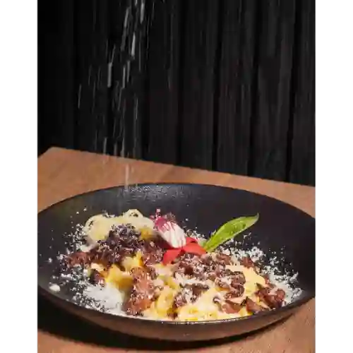 Pasta Carbonara con Tocineta
