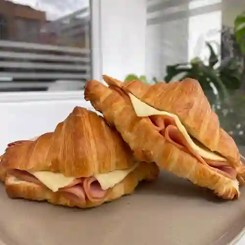 Croissant de Jamón y Queso