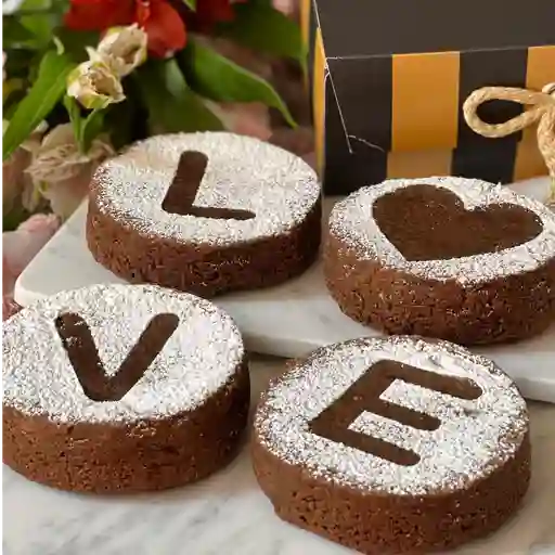Caja x4 mini brownies - love