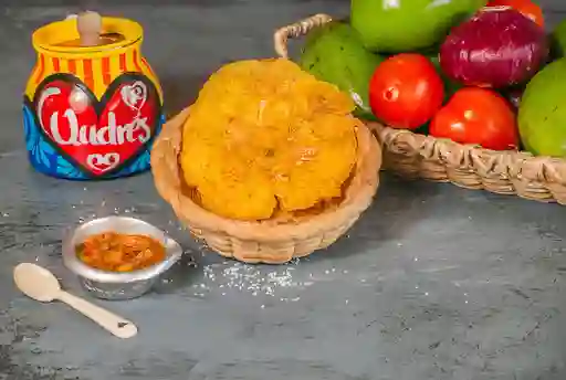 Patacón con Hogao