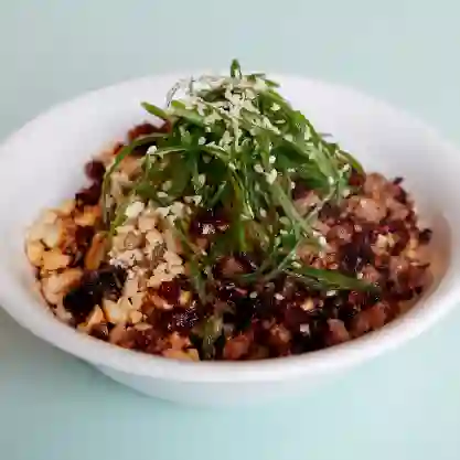 Combo Dan Dan Noodles de Cerdo + Bastones de Berenjena