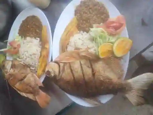Tilapia Frita con Sancocho de Pescado
