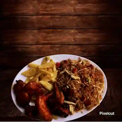 Arroz chino con alitas bbq