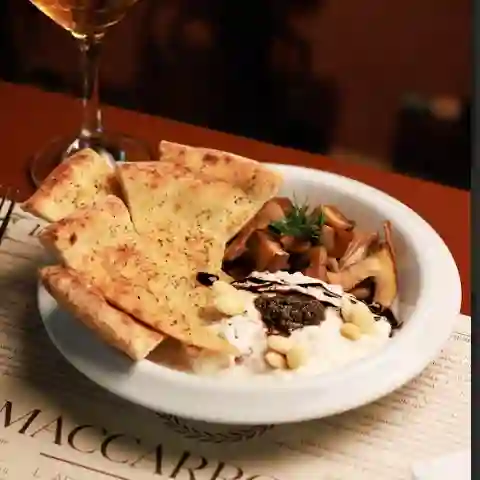 Focaccia Stracciatella Funghi E Tartufi