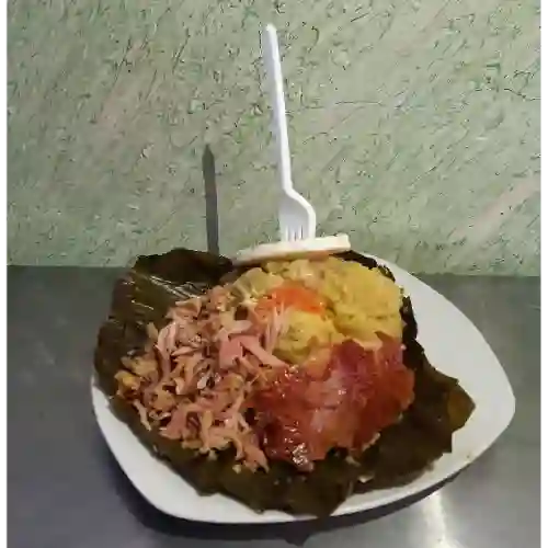 Tamal con Lechona