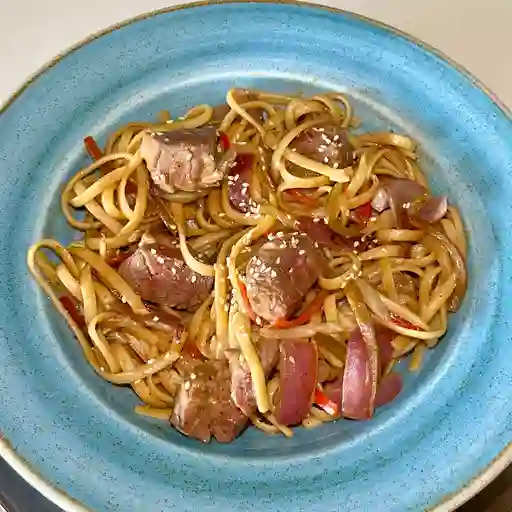 Tallarín saltado de carne