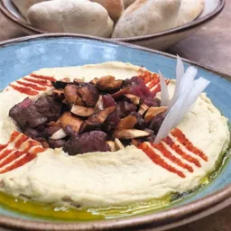 Hummus con Carne O Falafel