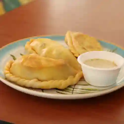 5 Empanadas de Queso Pollo y Champiñón