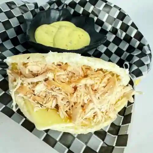 Arepa con Pollo