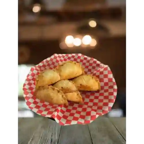 Empanada de Jamón y Queso por Unidad