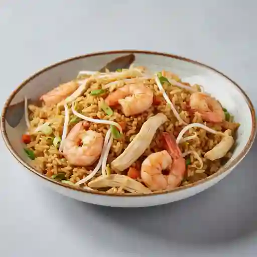 Chow Fan Pollo y Camarones