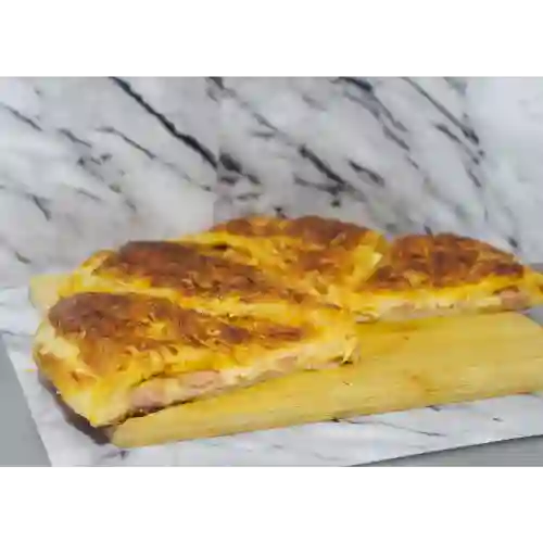 Porción Pizza Hojaldrada Ranchera