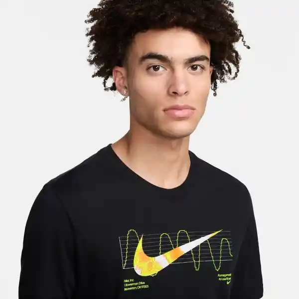 Nike Camiseta M Df Tee Iykyk Run Su24 Para Hombre Negro Talla L