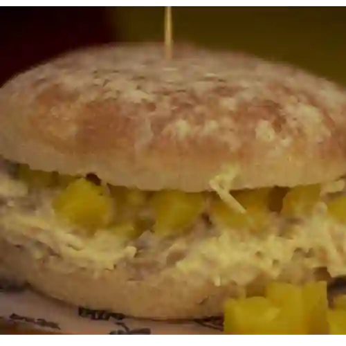 Sandwich de Pollo Hawaiano
