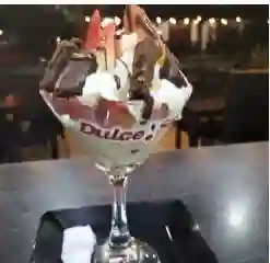 Fresas Con Crema Y Brownie 16 Oz.