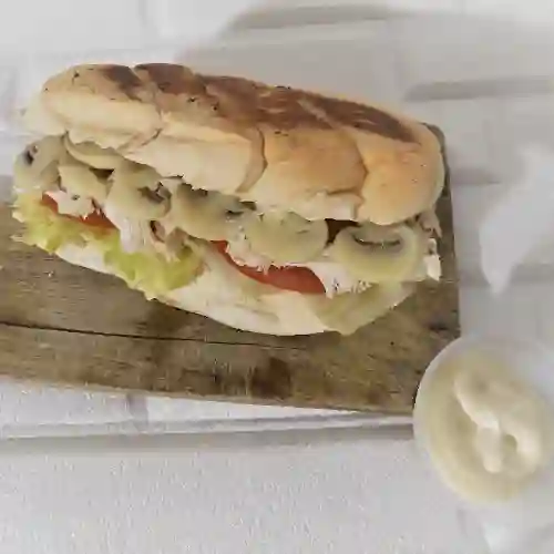 Sándwich Pollo con Champiñones