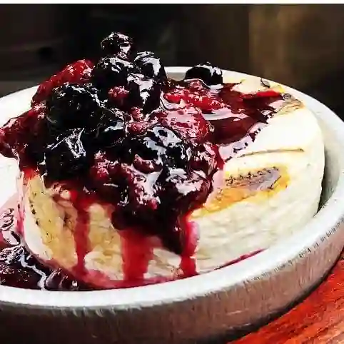 Queso Brie Frutos Rojos