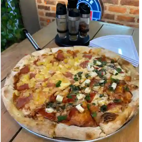 Combo por Mitades + 2 Gaseosas 250 Ml.