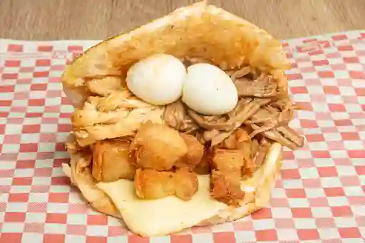 Arepa Súper Chicharrón