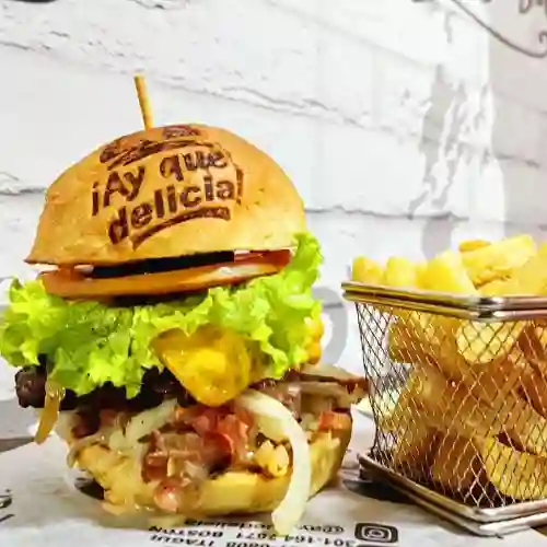 Hamburguesa de Ceviche de Chicharrón