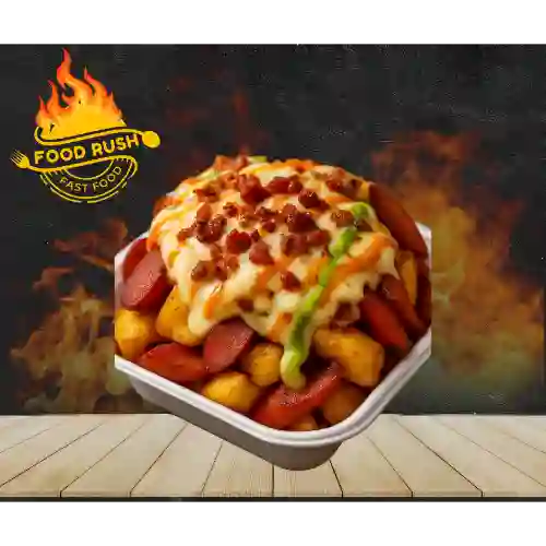 Salchipapa Queso Tocineta