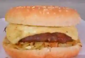 Hamburguesa Sencilla + Jugo Hit 500 ml