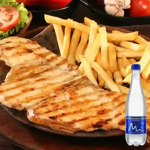 Pechuga de Pollo Deshuesada. + Manantial S/gas 600ML