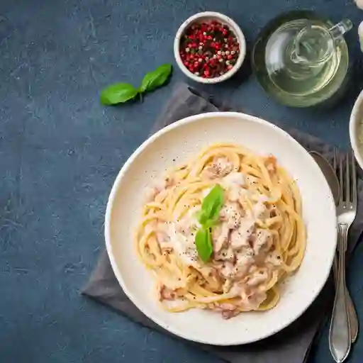 Carbonara con Tocineta Ahumada