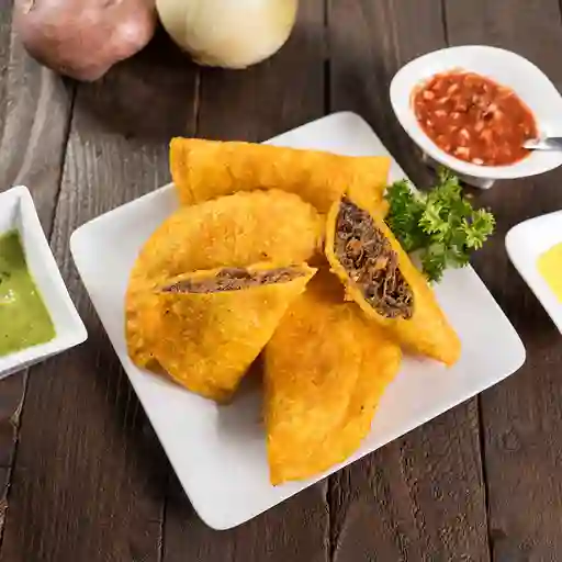 Empanada Carne Desmechada