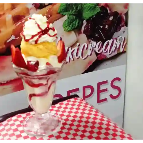 Fresas con Crema y Helado