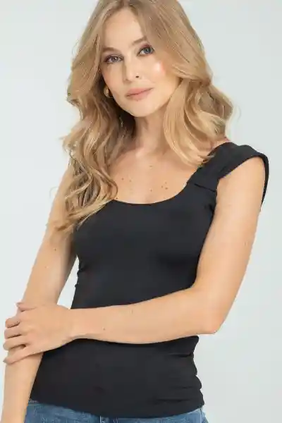 Top Arella Color Negro Talla M Ragged