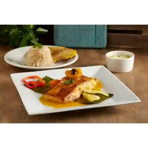 Salmón en Salsa Chontaduro