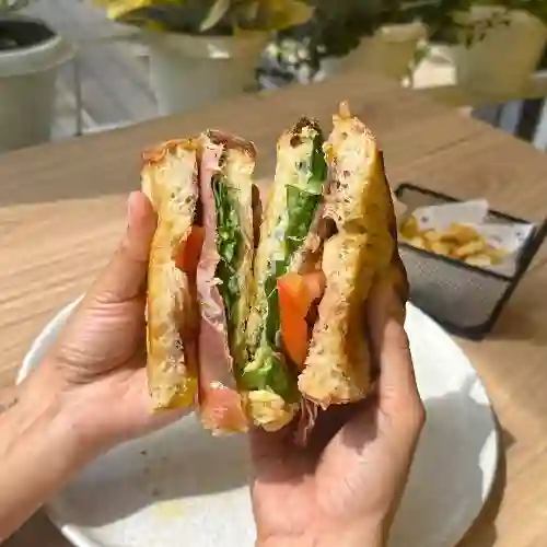 Sándwich Serrano