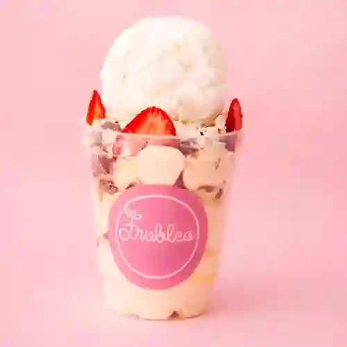 Fresas con Crema, Helado y Chocolate