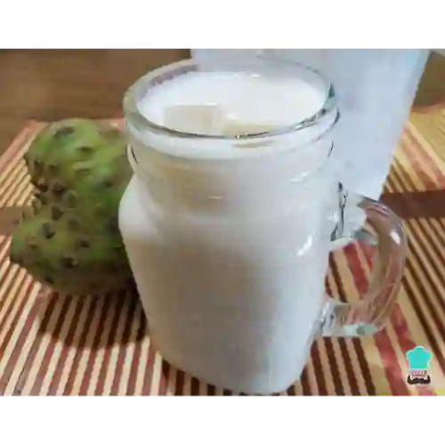 Jugo Natural de Guanabana en Agua