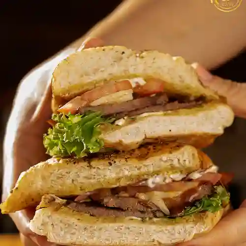 Sándwich Cubano Roast Beef