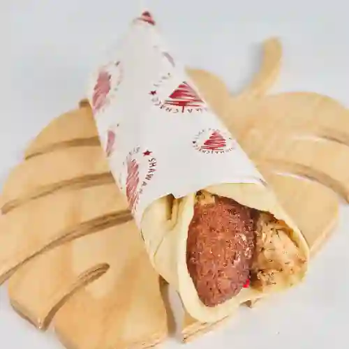 Shawarma Pollo & Kibbe Deluxe