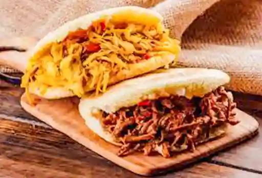 Arepa Rellena de Pollo