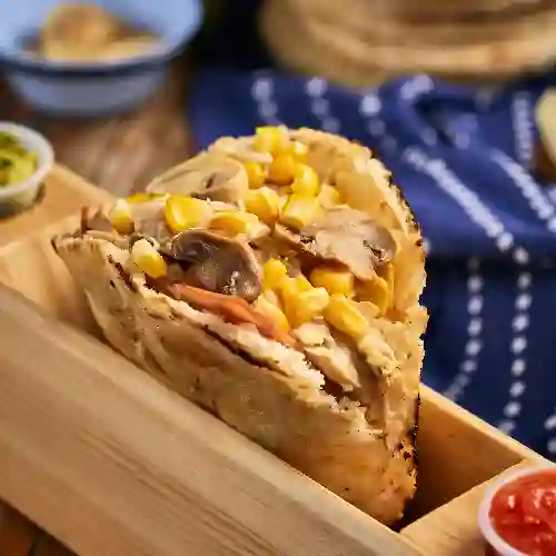 Arepa Carriel + Papas a la Francesa