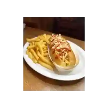 Perro caliente con papas