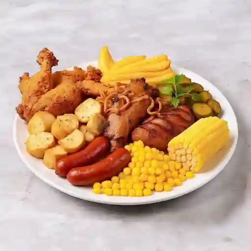 Pollo, Pernil De Cerdo, Chicharrón, Plátano Maduro, Costilla Ahumada, Chorizo De Ternera, Maicitos